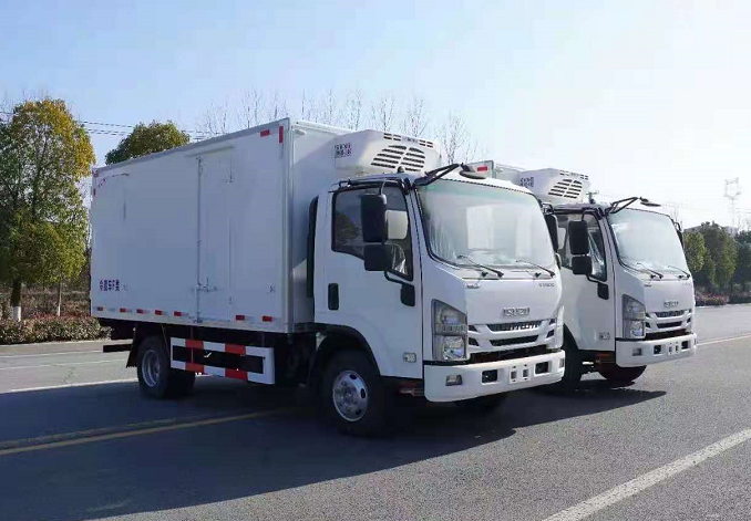 庆铃五十铃KV100国六冷藏车（蓝牌不超重）